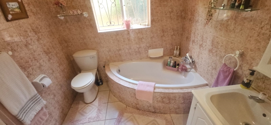 3 Bedroom Property for Sale in Camelot Northern Cape